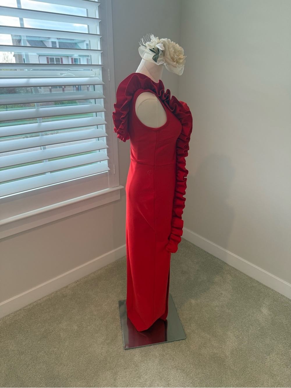 Red Ruffle Detail Bodycon Dress - Picture 5 of 8